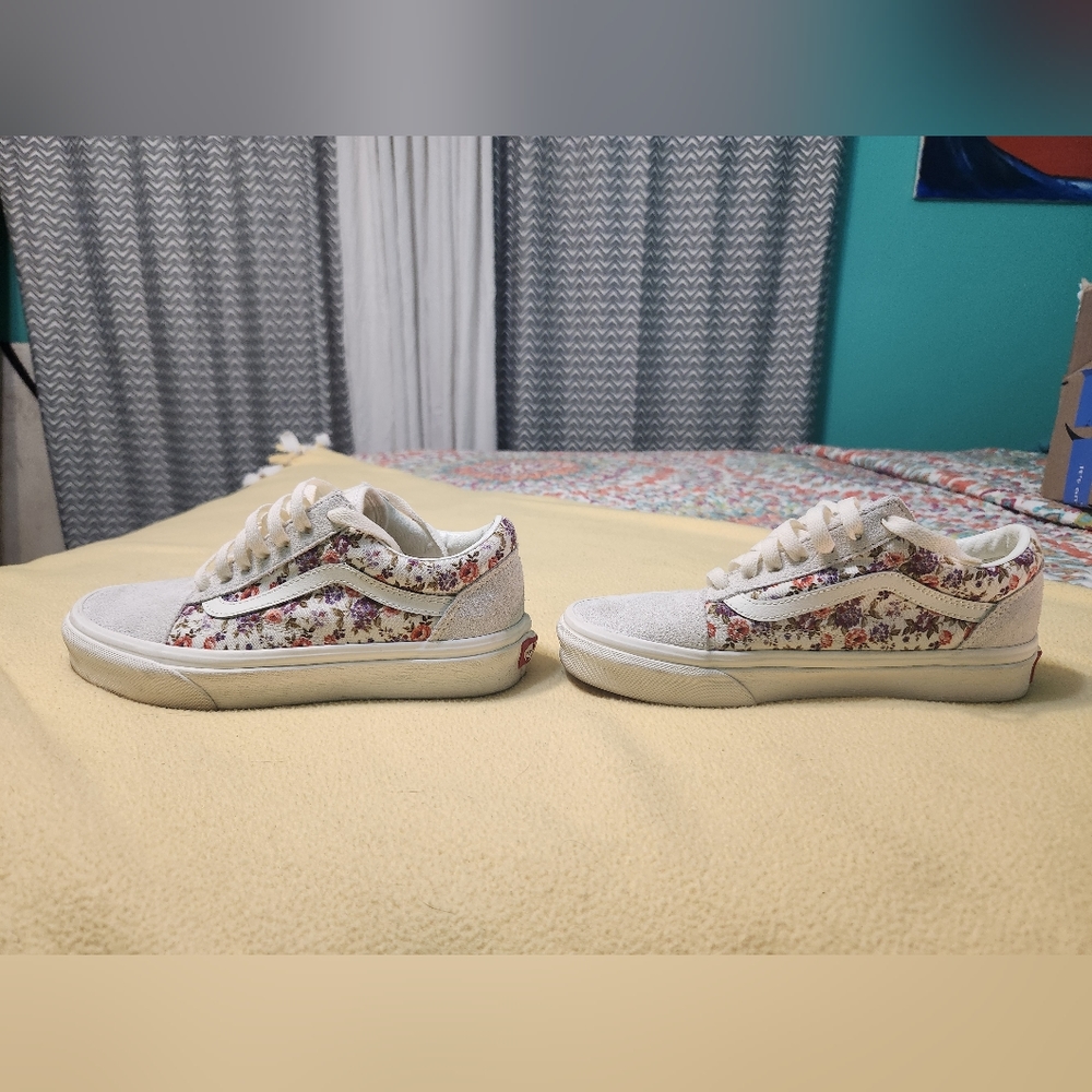 Vans Old Skool vintage floral shoe